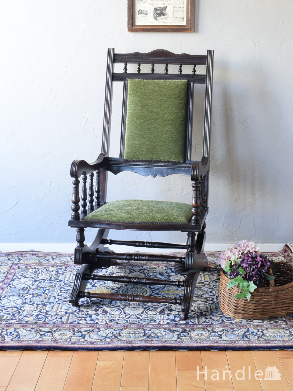 アンティークの贅沢な椅子、猫脚が優雅なアーム付きの一人掛けソファ(q