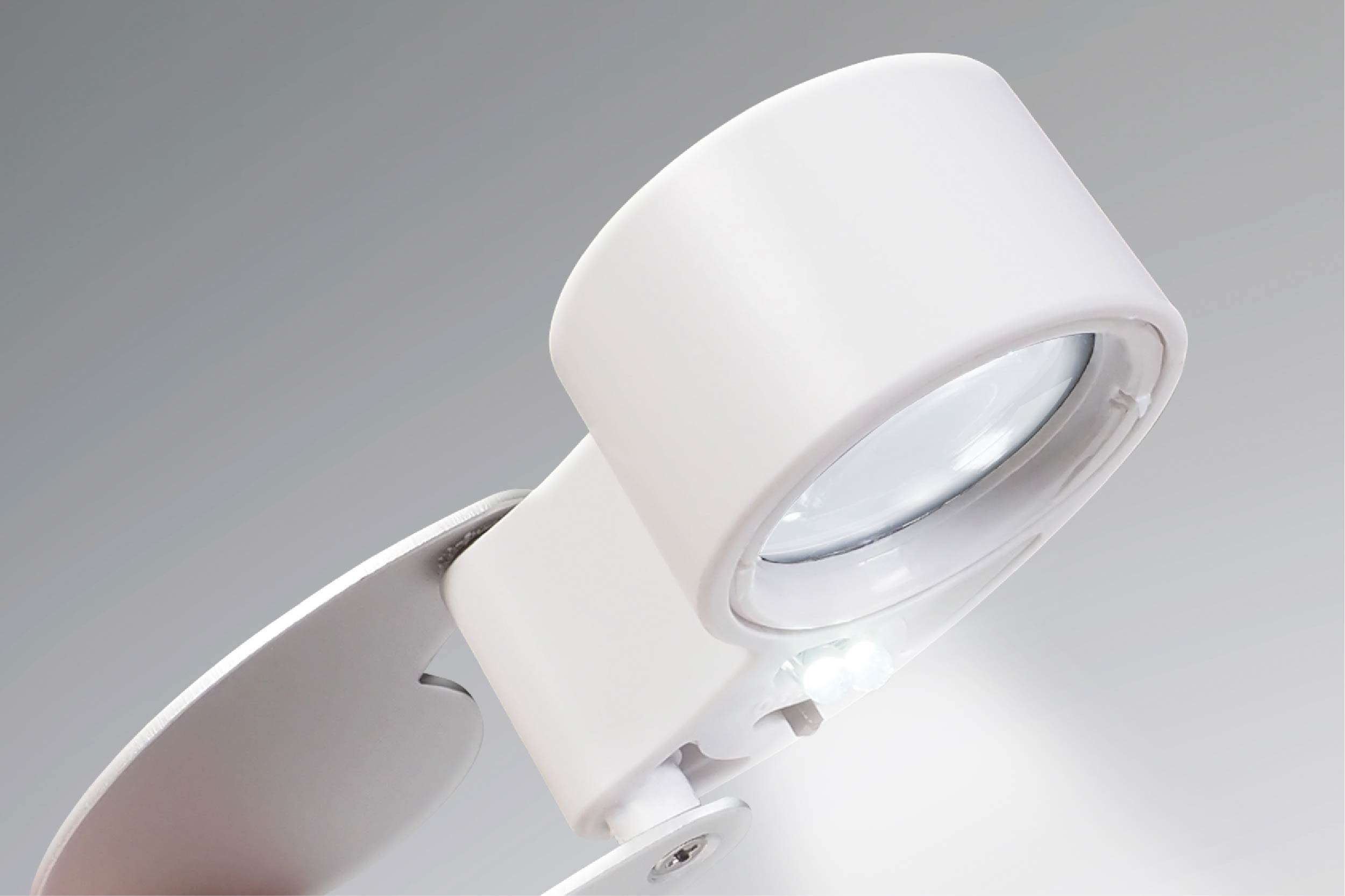 LEDライト付きコンパクトルーペ | 株式会社ハック