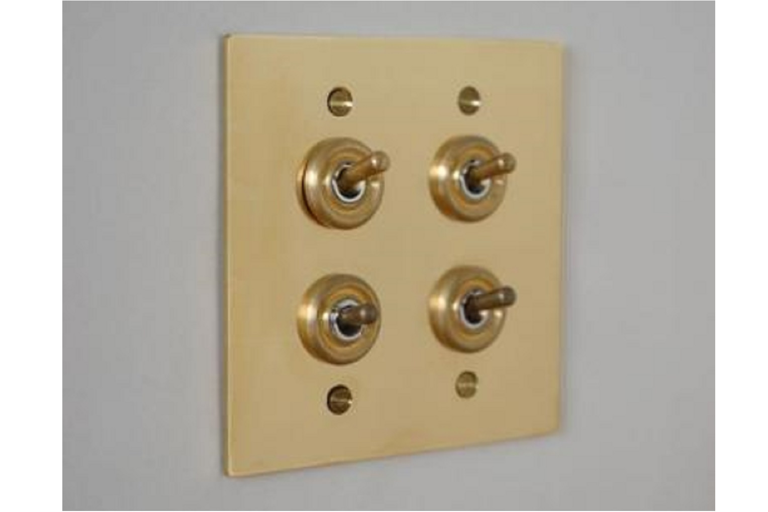 トグルスイッチ 真鍮プレート 4スイッチ｜電気・照明パーツ｜トグル
