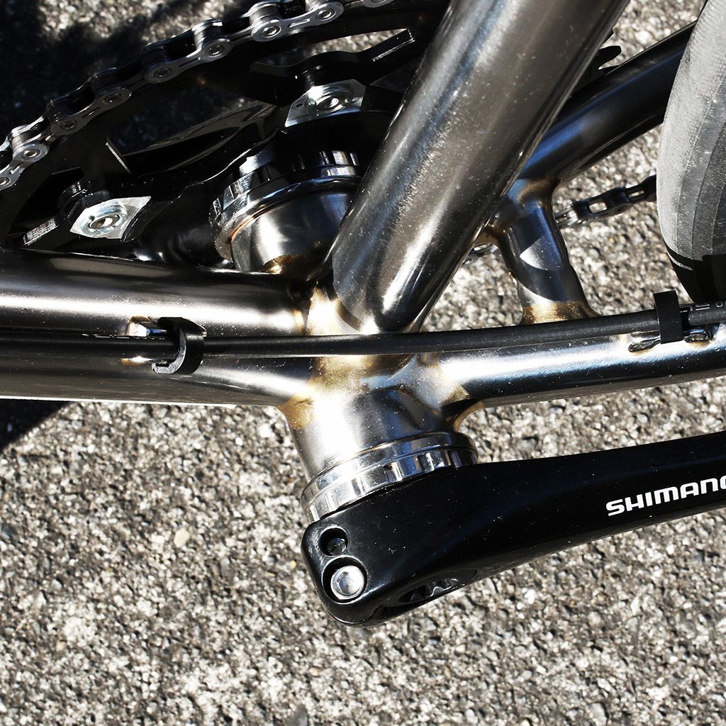 耐久性と軽さを両立！PhilWoodのアウトボードボトムブラケット