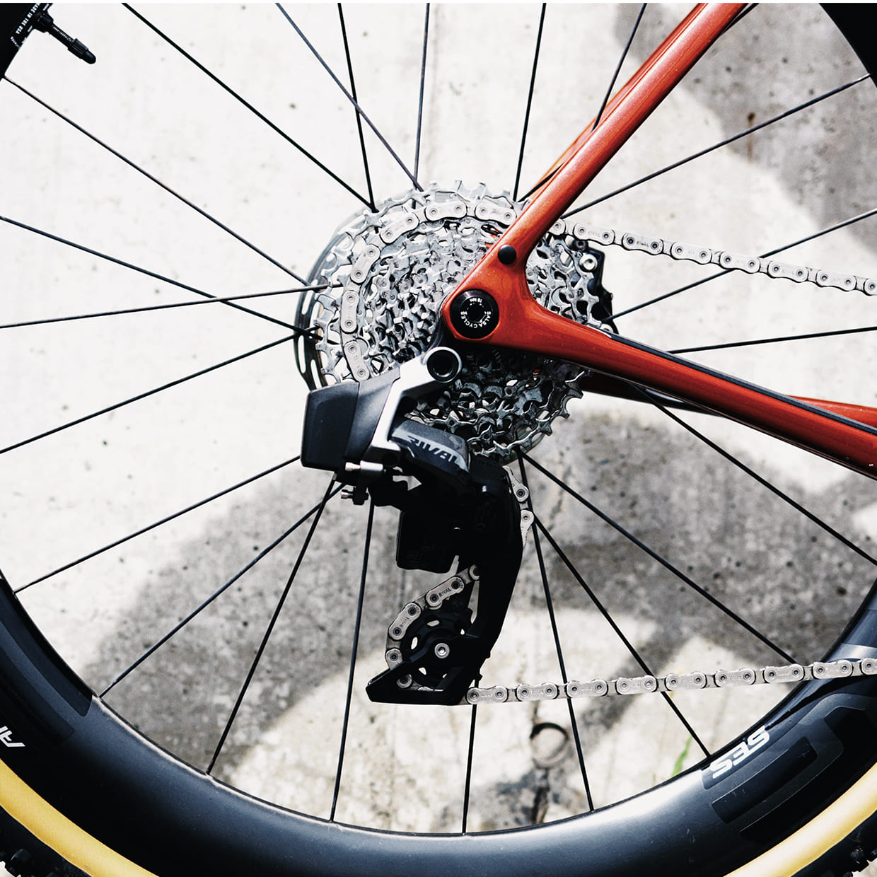 SramのRival eTap AXS Front Derailleur - 自転車通販 – Hakkle