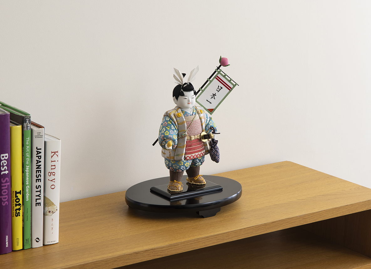 桃太郎 背負い旗 | 五色 雛人形・五月人形の原孝洲