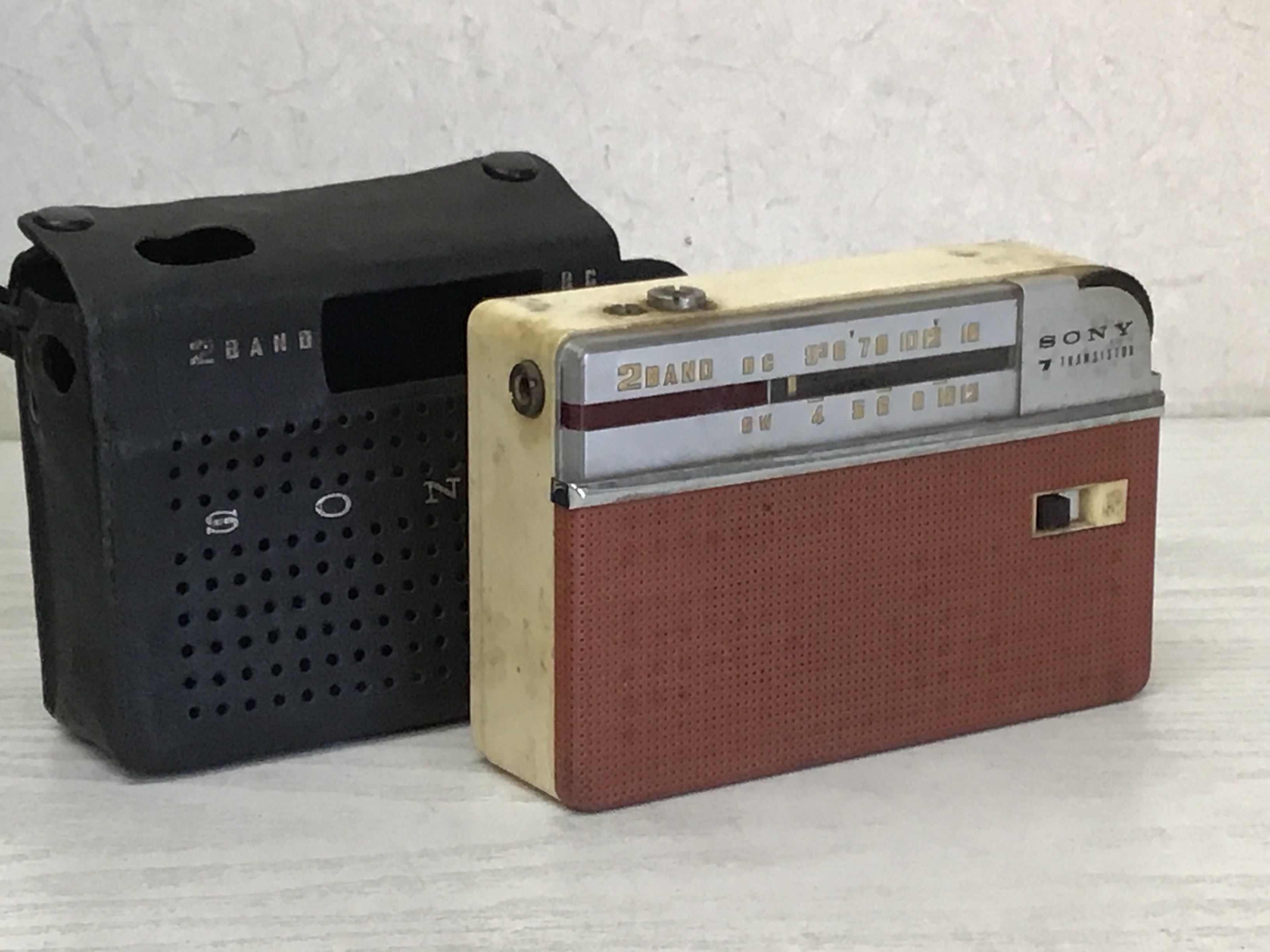 Y2339 RADIO SONY TR-714 transistor portable Japan antique vintage