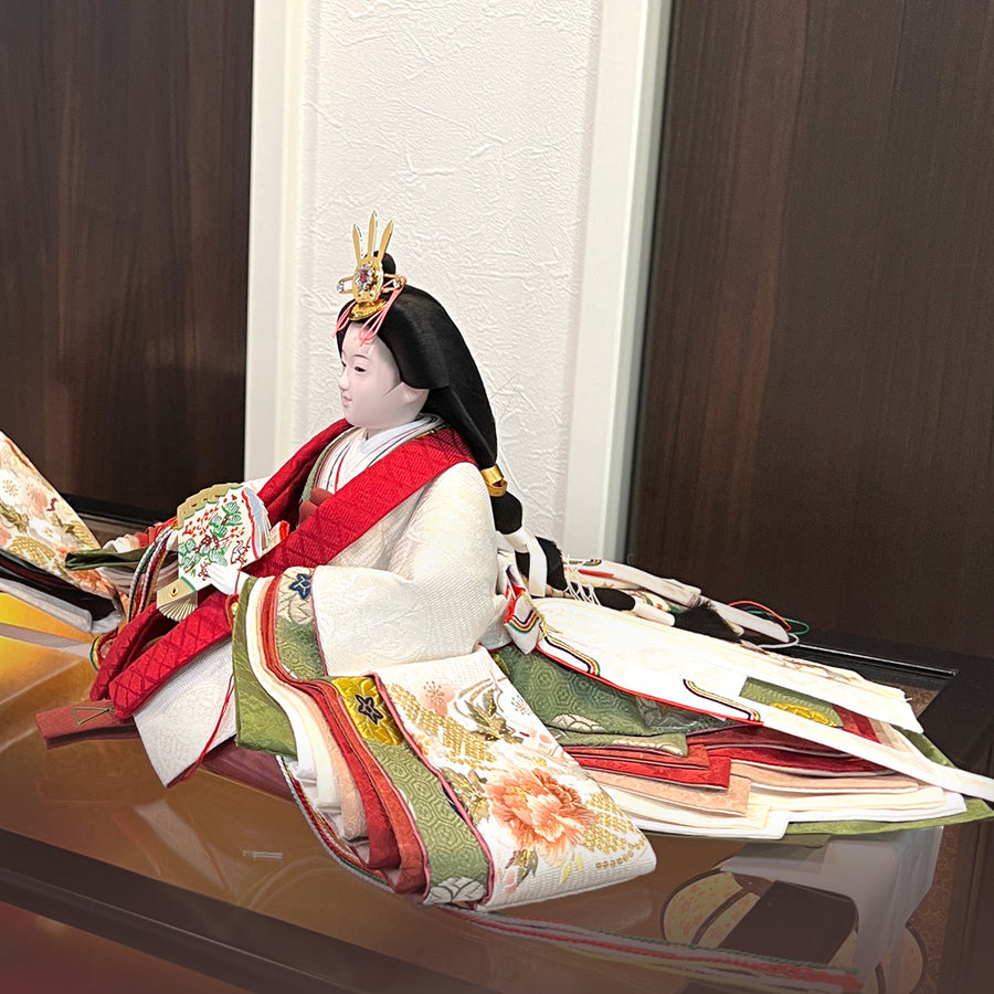 ペット対策は大丈夫？ガラスケース入り飾りの雛人形 【お雛様かおり雛