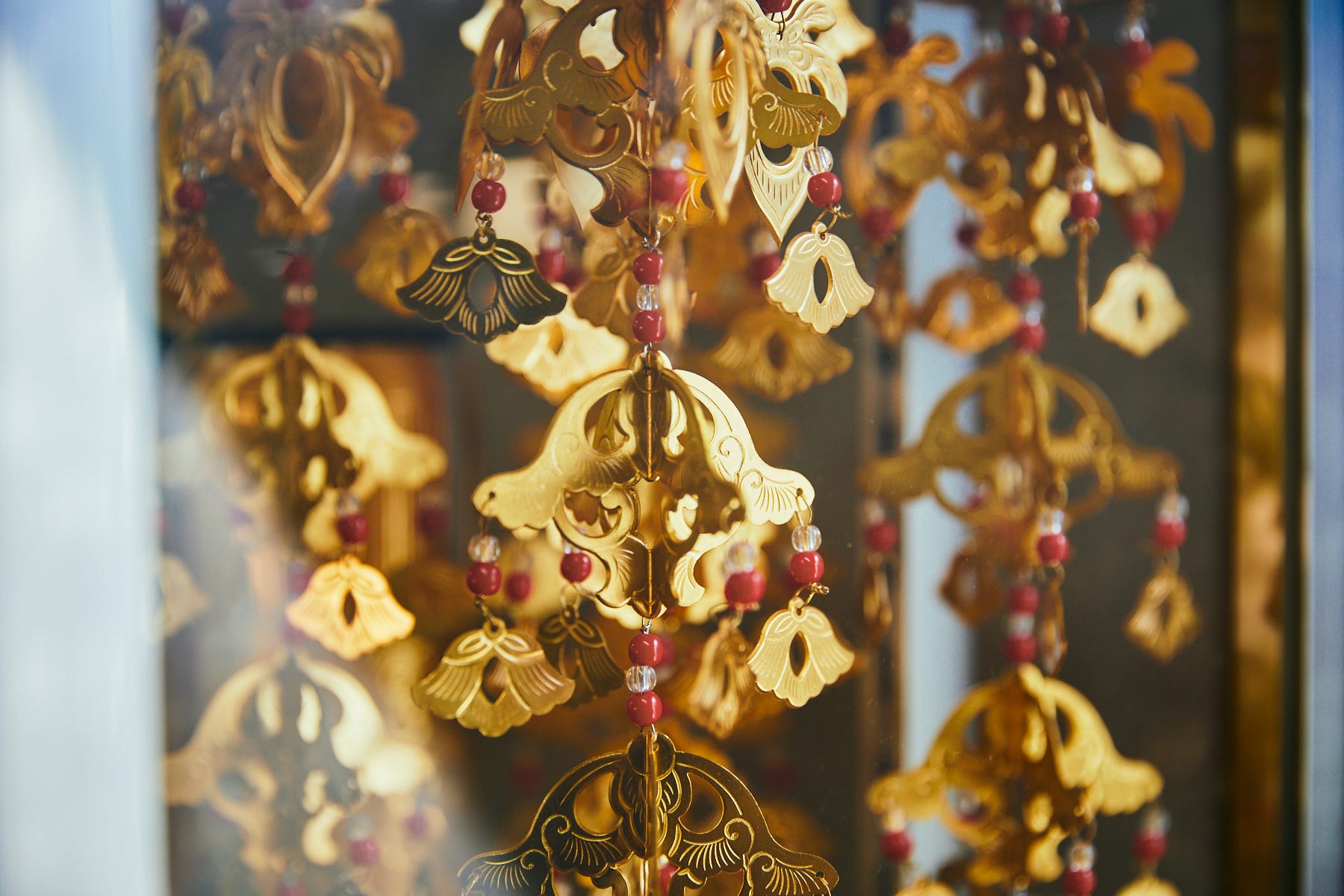 飾り」の力は色あせない。彫金で描く0.1ミリの細密美－錺（かざり