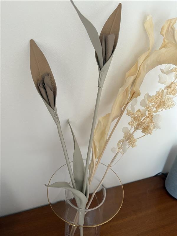 置くだけで美しい風景が生まれる、ガラス作家 奥泰我のフラワーベース