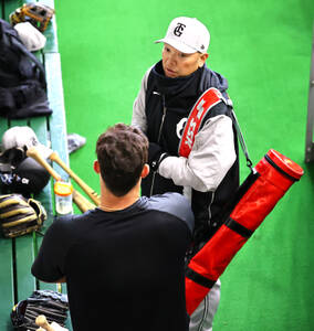 巨人】坂本勇人2000安打カウントダウン缶バッジ発売…全16種類を