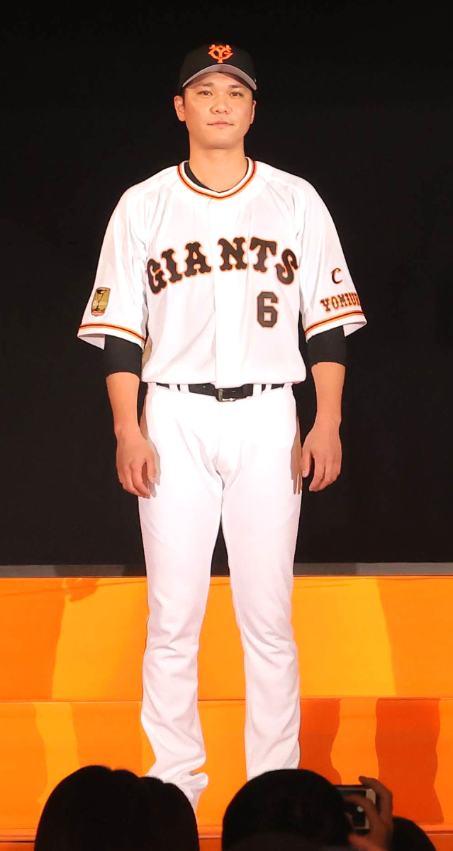 巨人】新ユニホームお披露目 7年ぶり胸番号復活…ミズノ＆NEW
