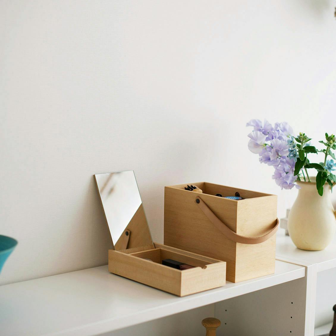 私らしい一日のはじまりに」道具も気持ちも整うメイクボックス - 北欧