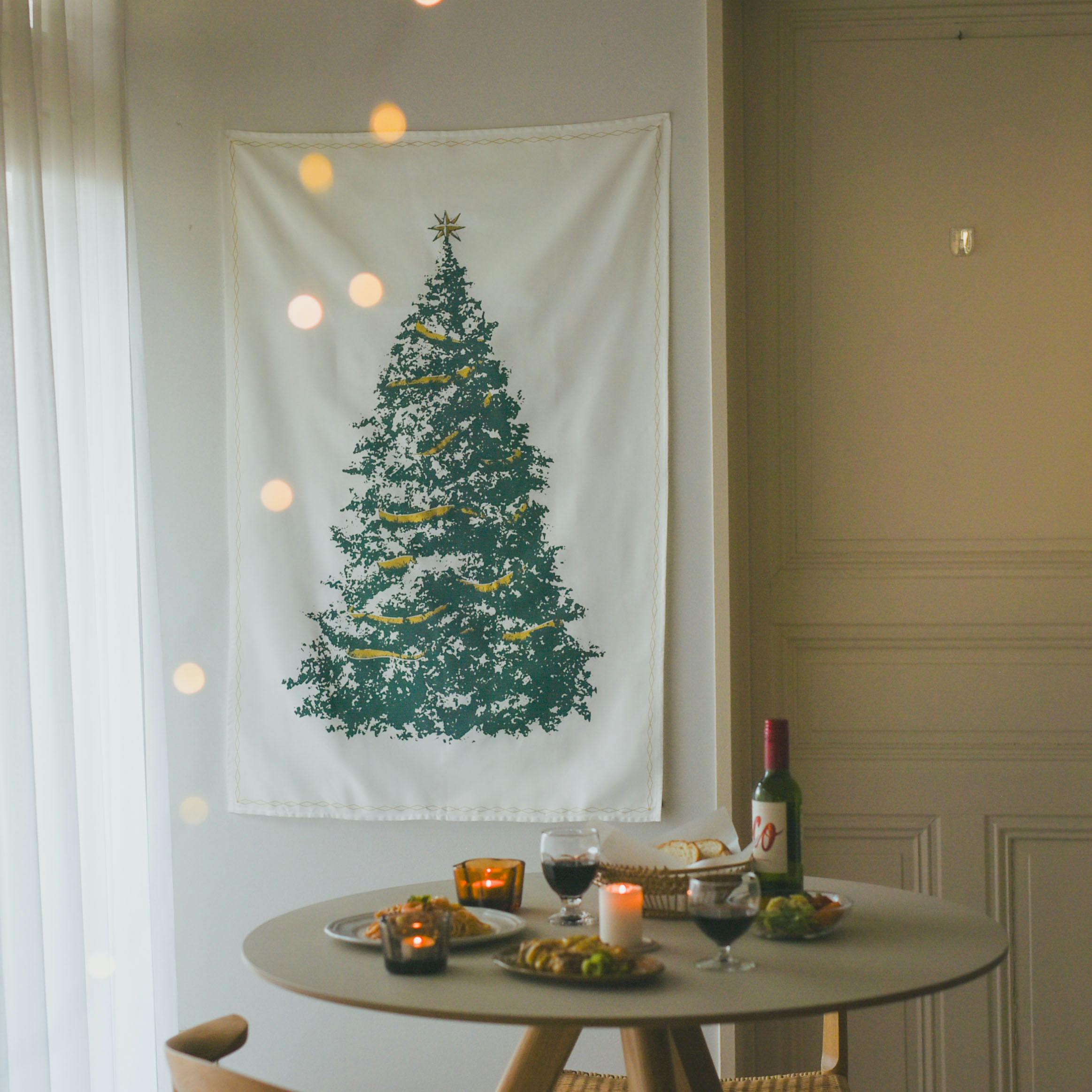 北欧の森を感じて」クリスマスツリーのタペストリー （72×106cm