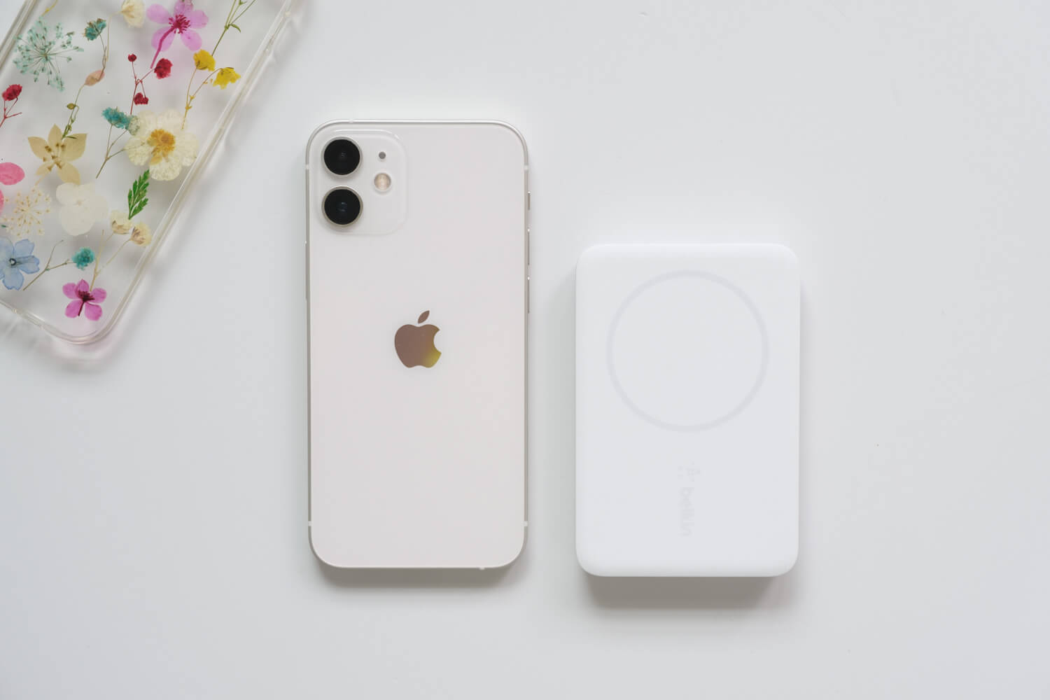 くっついて楽！Belkin MagSafe ワイヤレスモバイルバッテリーは