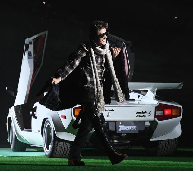 新庄ビッグボス運転のカウンタックは1億円で売り出し中 84年式