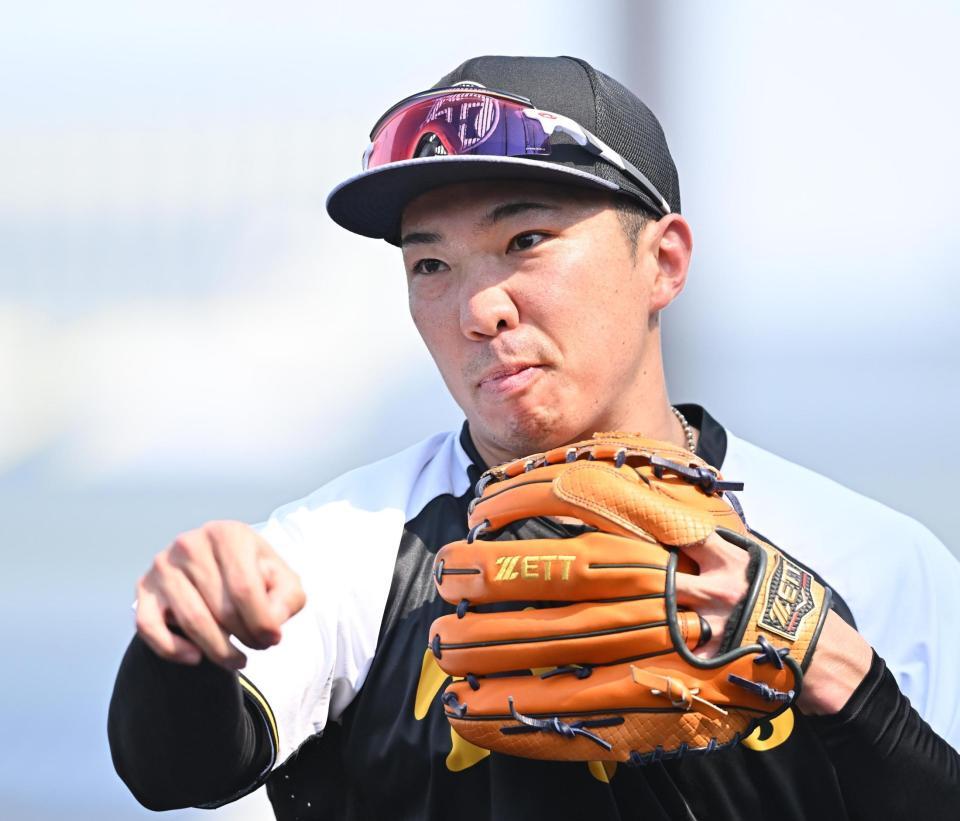 阪神2軍 石井大智が守備練習などで汗 練習復帰から10日 徐々に