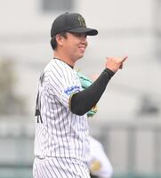 阪神・村上 テンポ良し2回0封 大役公表から初登板、新球場でファン