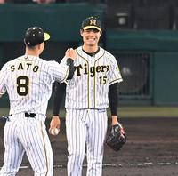 プロ初勝利の阪神・西純に祝福ラインが300～400件 記念球も期間
