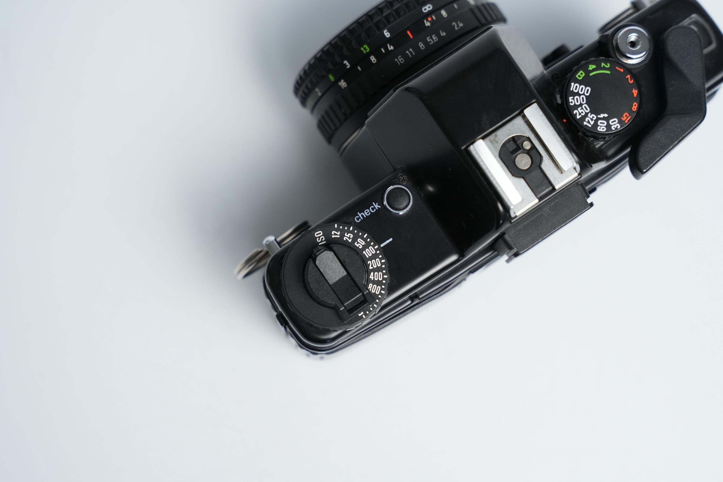 Praktica BMS ElectronicとPentacon Prakticar 50mm f/2.4 MCレンズ