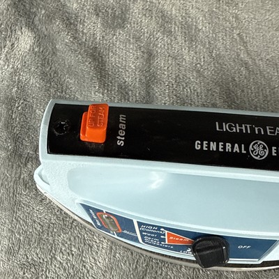 Vintage GE General Electric Light N Easy Steam & Dry Iron Powder