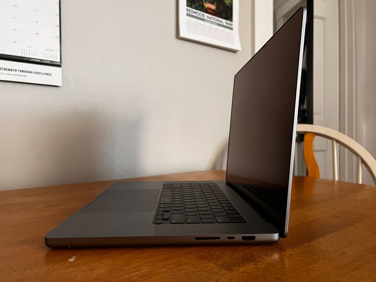 💻 16-inch MacBook Pro (2021) | M1 Pro, 32GB RAM, 1TB SSD, 4K