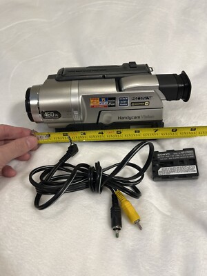 Sony Handycam CCD-TRV108 Hi-8 Camcorder, Battery, Charger, AVCable