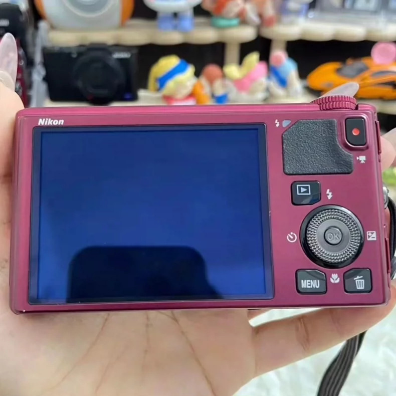 Nikon COOLPIX S9400 Red 18.1MP 18x Optical Zoom Digital Camera