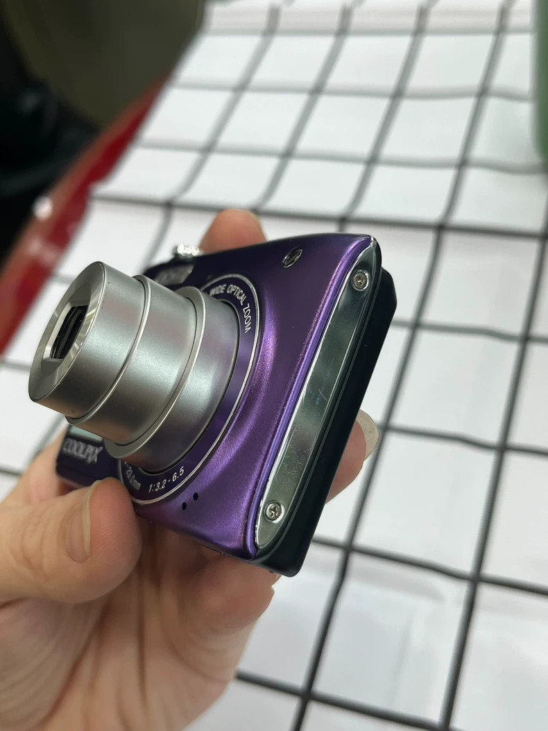 Nikon COOLPIX S3100 Purple 14.0MP 5X Optical Zoom Compact Digital