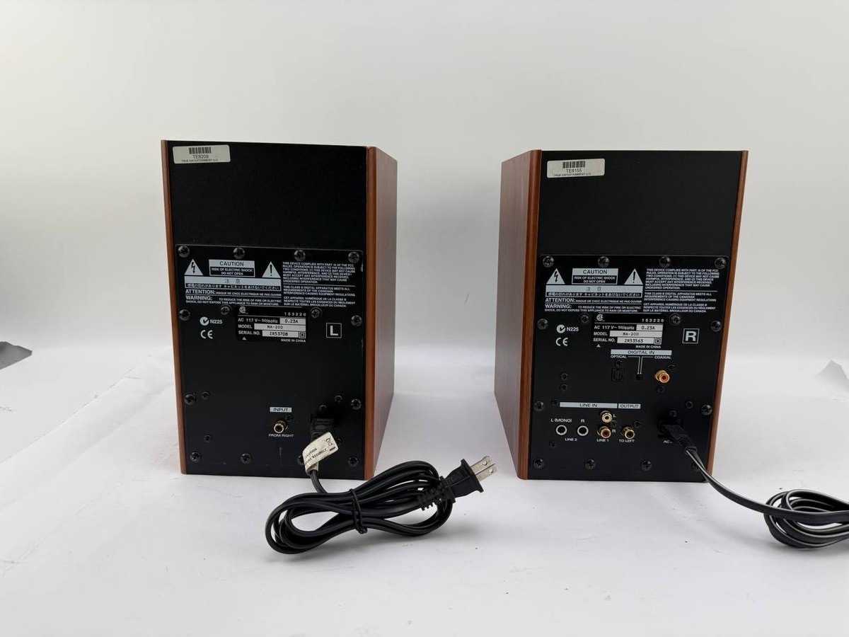 Set of 2 ROLAND EDIROL MA-20D Digital Stereo Speakers (Left and