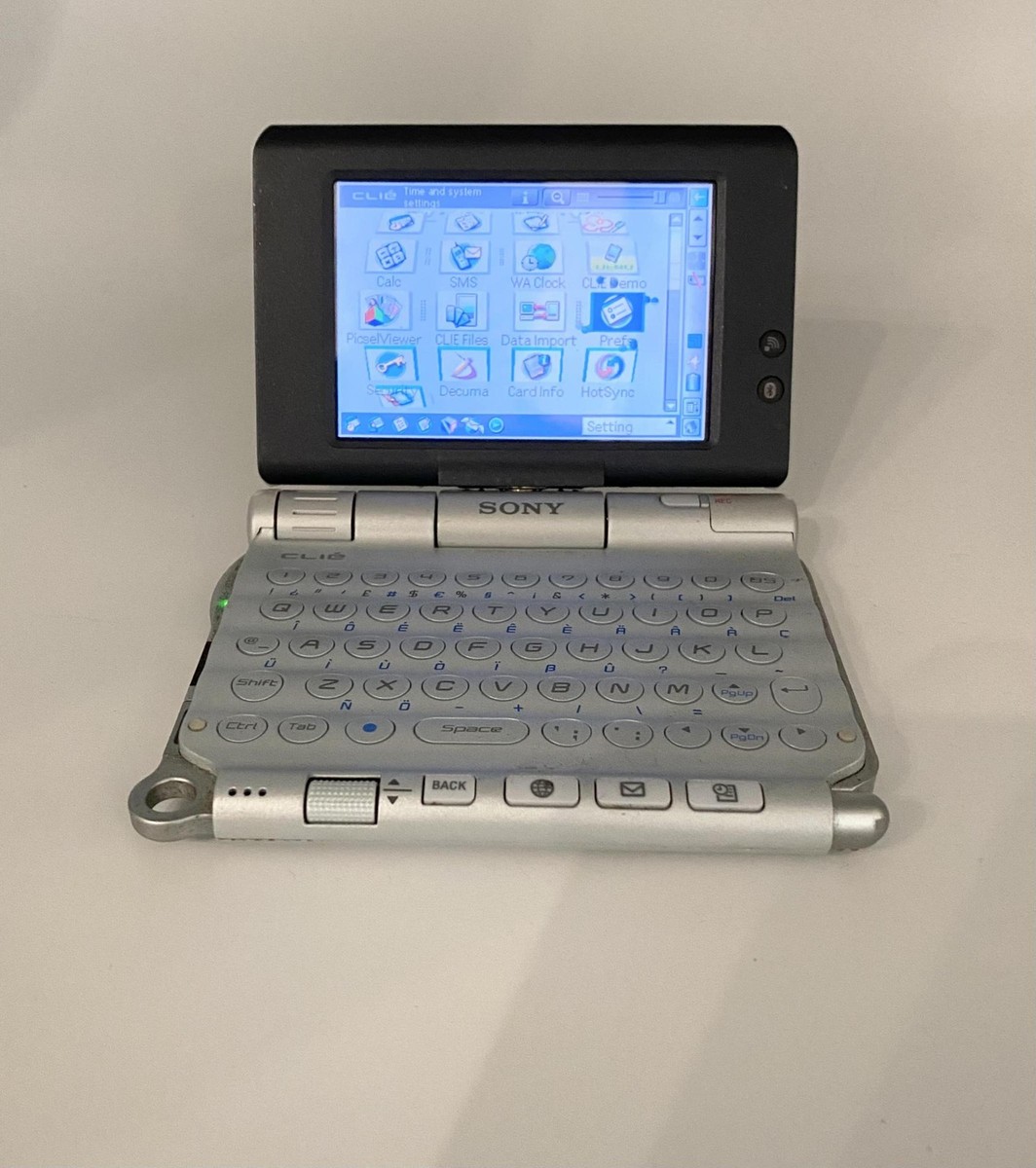 Sony CLIE Handheld Palm OS 5.2 - Camera IrDA Bluetooth Wi-Fi (PEG