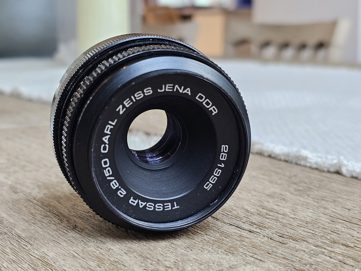 Carl Zeiss Jena DDR Tessar 50mm f/2.8 manual focus lens For M42