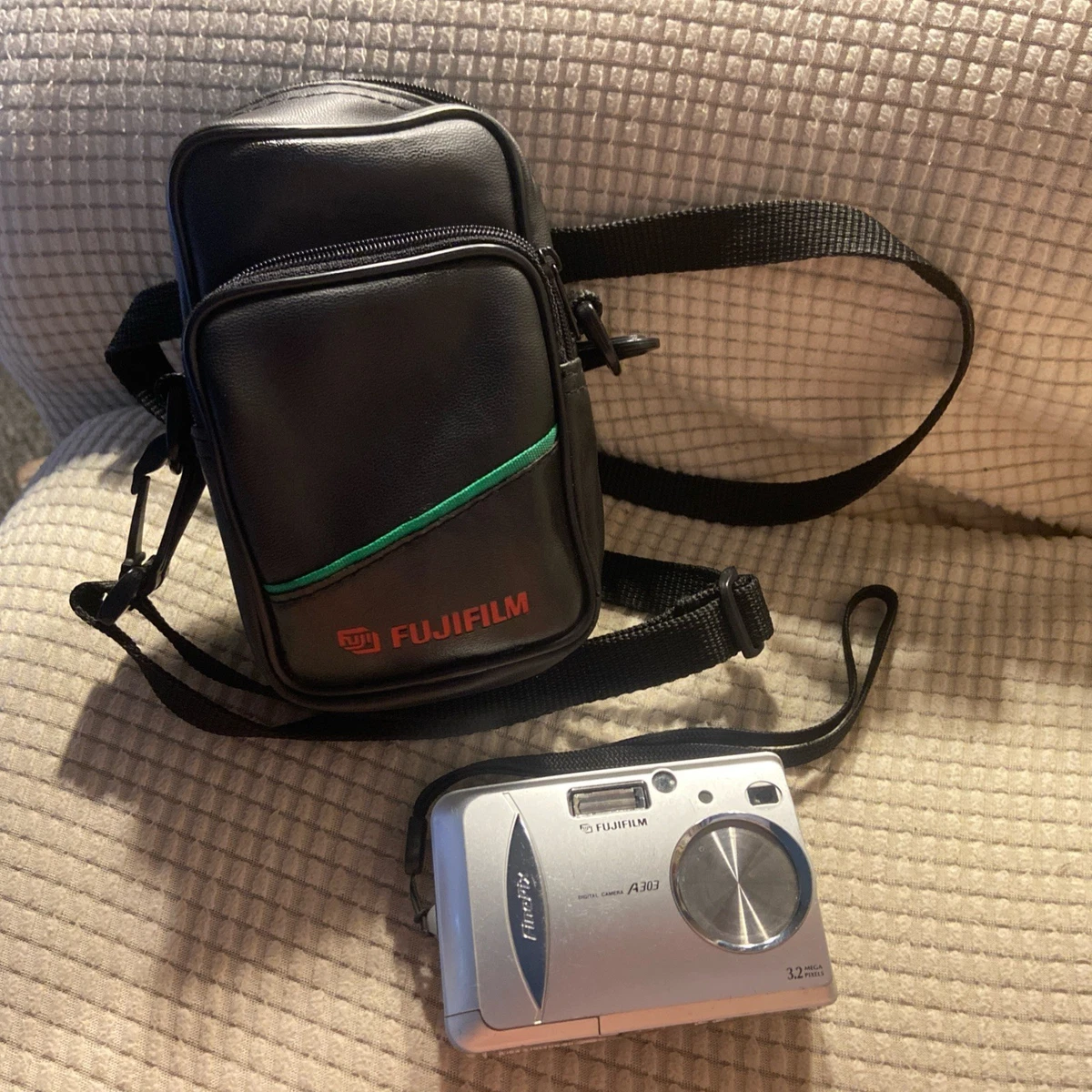 Fujifilm FinePix A303 Digital Cameras for Sale | Shop New & Used