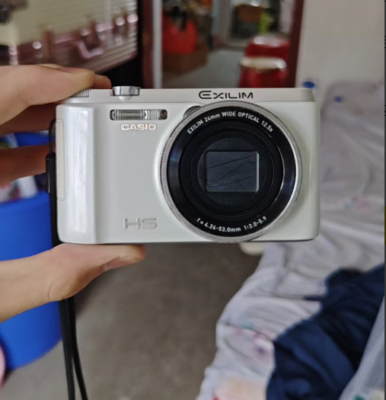 Casio ZR 1500 Digital Camera 16.1MP 12.5x Zoom Flip Screen, Great