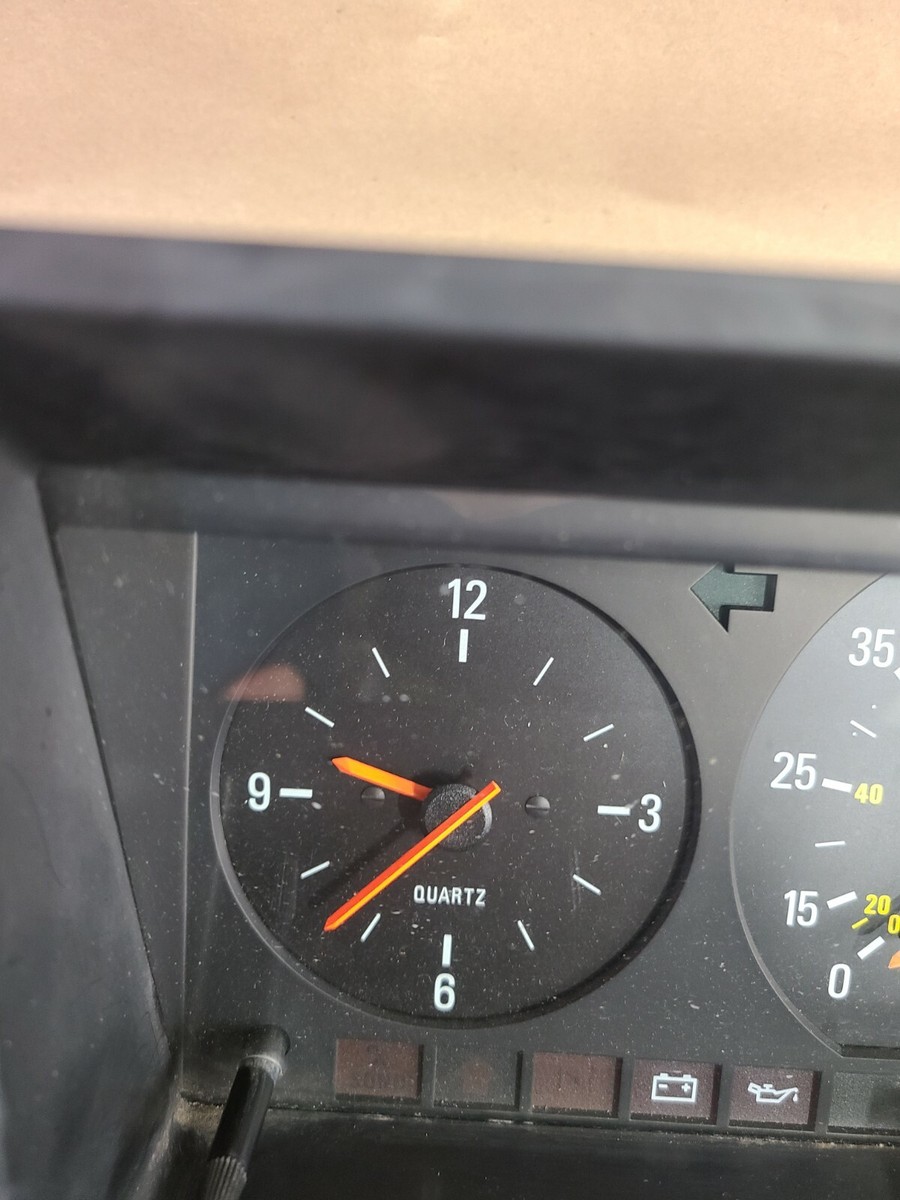 OEM 1981 - 1985 Volvo 244 240 245 Non Turbo Instrument Cluster