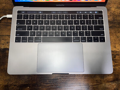 Apple MacBook Pro (13-inch, 2017, Touchbar, Four Thunderbolt 3