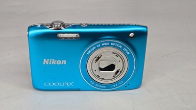 Nikon COOLPIX S3100 14.0MP Blue Digital Camera W/O charger From