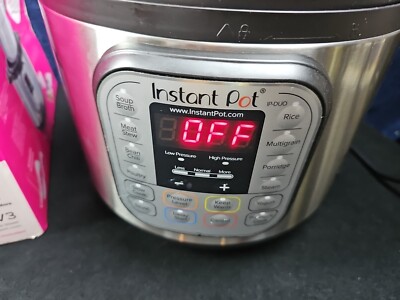 Instant Pot Duo Model# IP-DUO60 V3 Pressure Cooker 6-Quart In Box