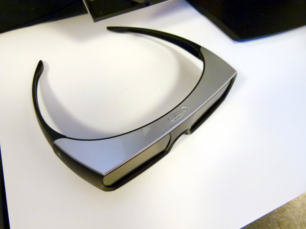 ソニーがPS3向けに安価で高性能な3Dディスプレイを発売へ、メガネなど