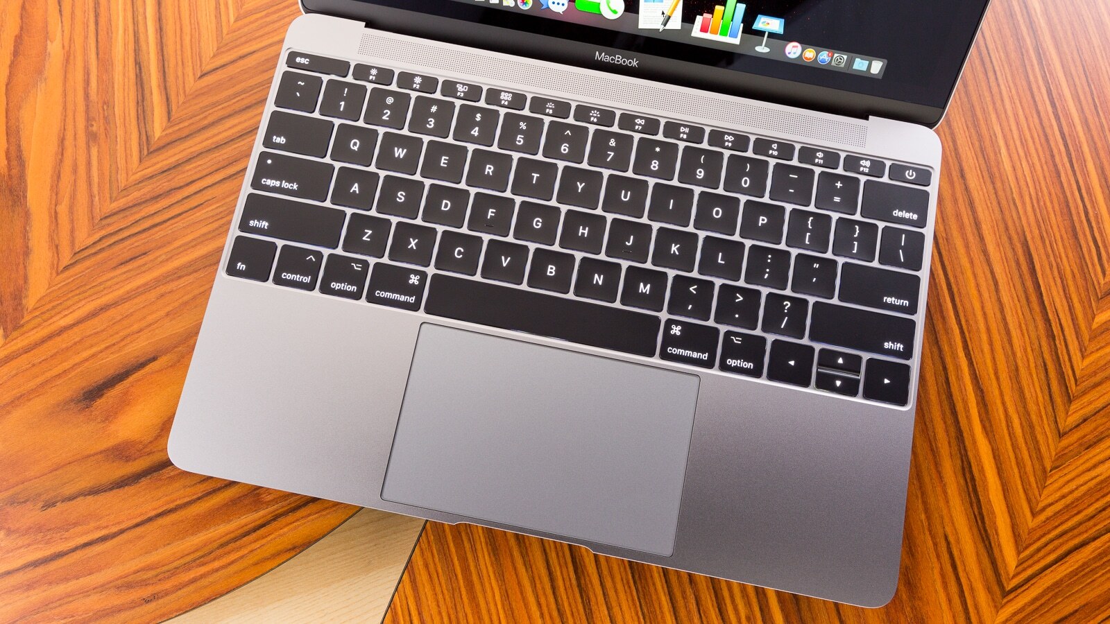 Apple MacBook (2017) Review | PCMag