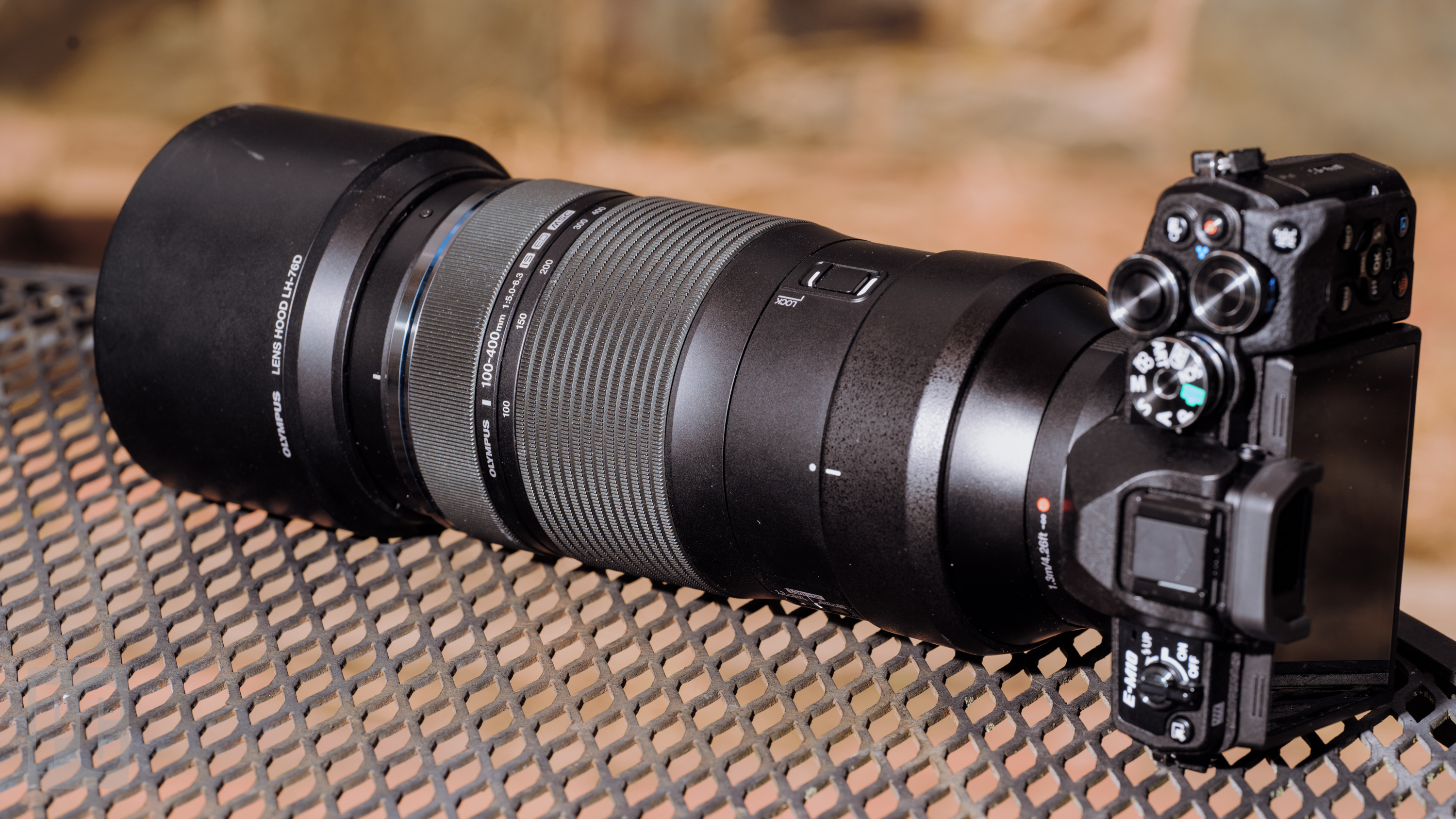 Olympus M.Zuiko ED 100-400mm F5.0-6.3 IS Review | PCMag
