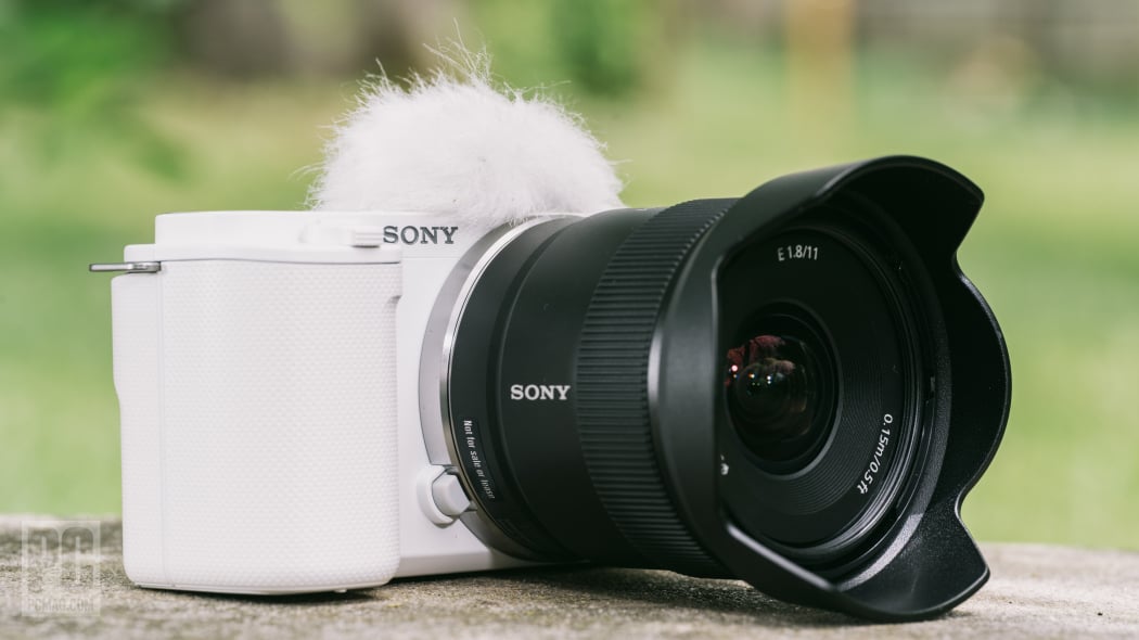 Sony E 11mm F1.8 Review | PCMag