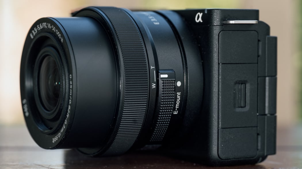 Sony E PZ 16-50mm F3.5-5.6 OSS II Review | PCMag