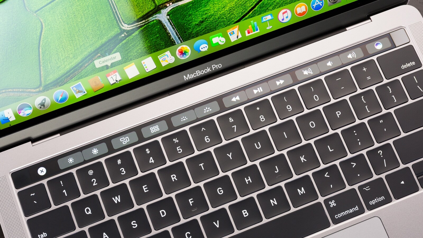 Apple MacBook Pro 13-Inch (2017, Touch Bar) Review - Review 2017