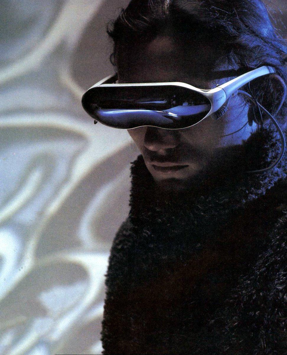 The 2000 Sony Glasstron PLM-A35 : r/ObsoleteSony