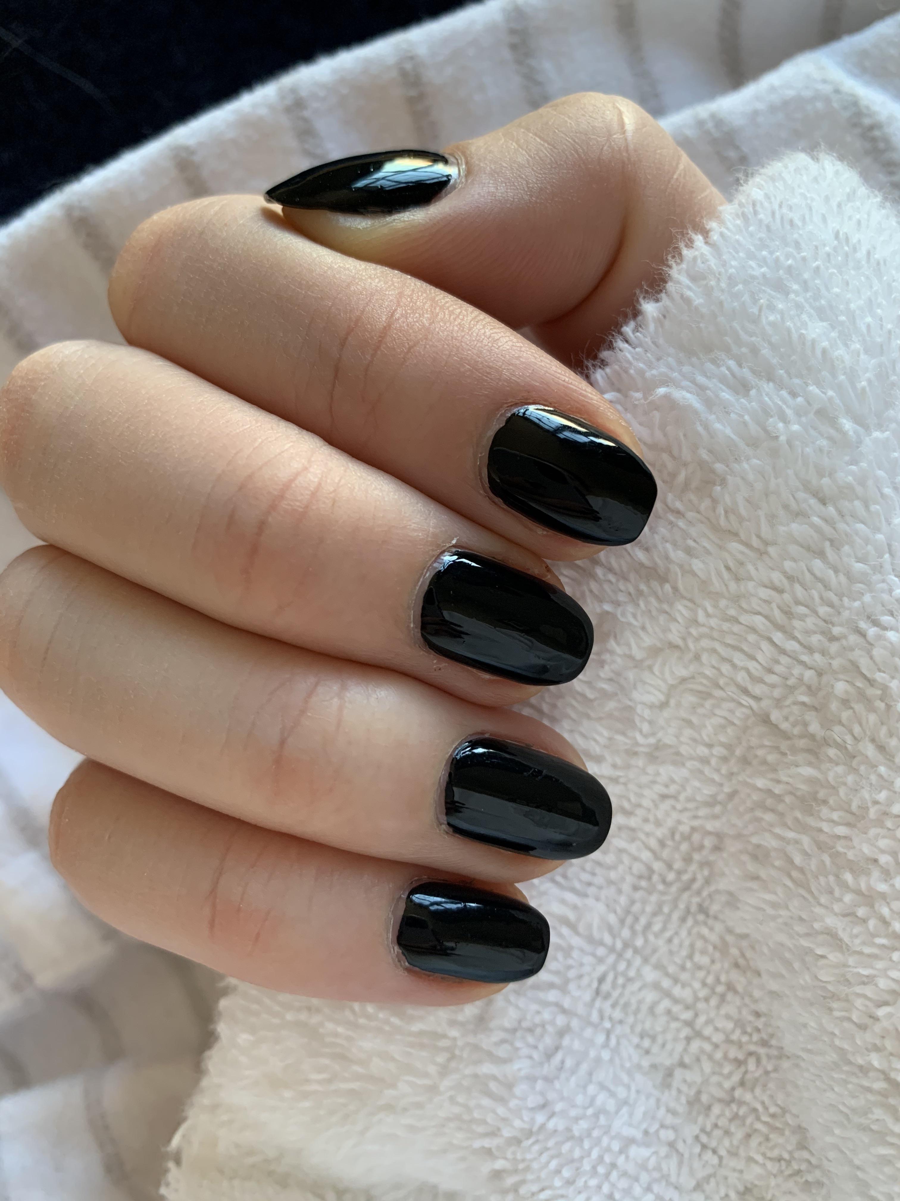 Holo Taco “One Coat Black” : r/RedditLaqueristas