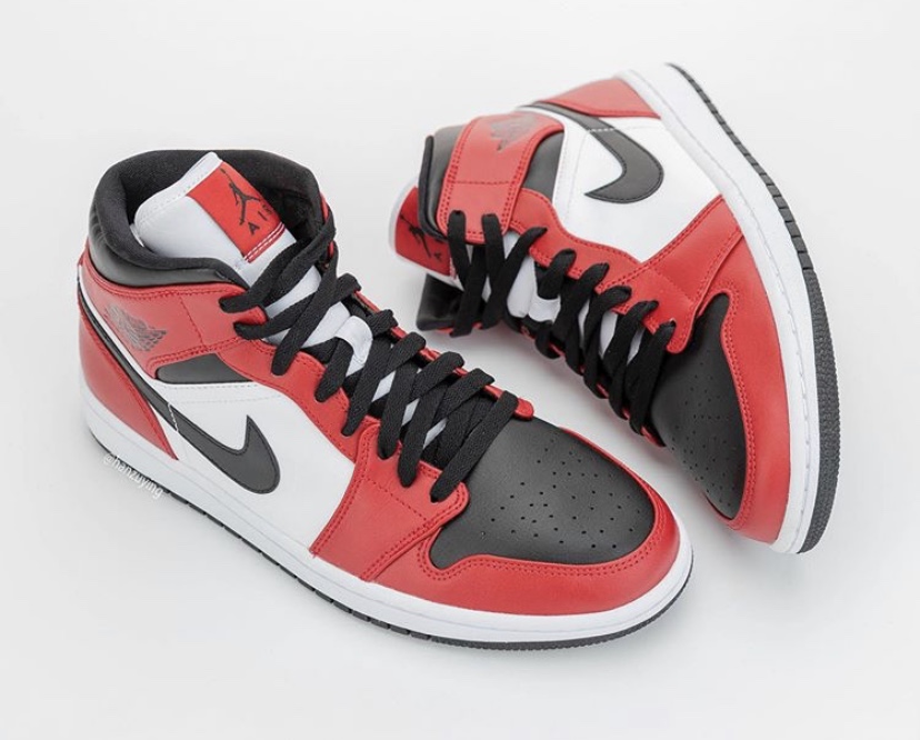 エア ジョーダン1 ミッド “シカゴ ブラック トゥ” リストック！ | 8469