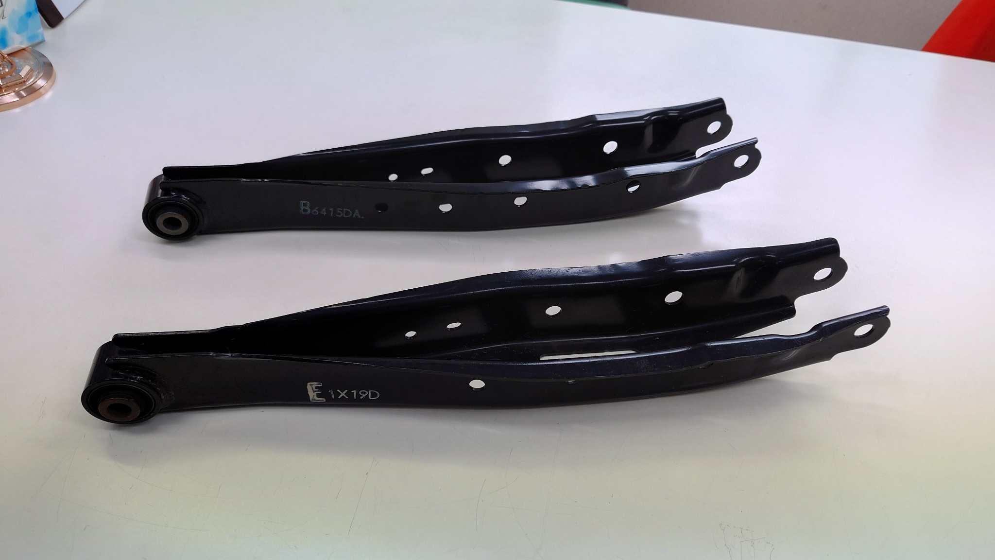 新型GR86 BRZ リアロアアーム 旧型との違い発覚 – SILKROAD STAFF BLOG