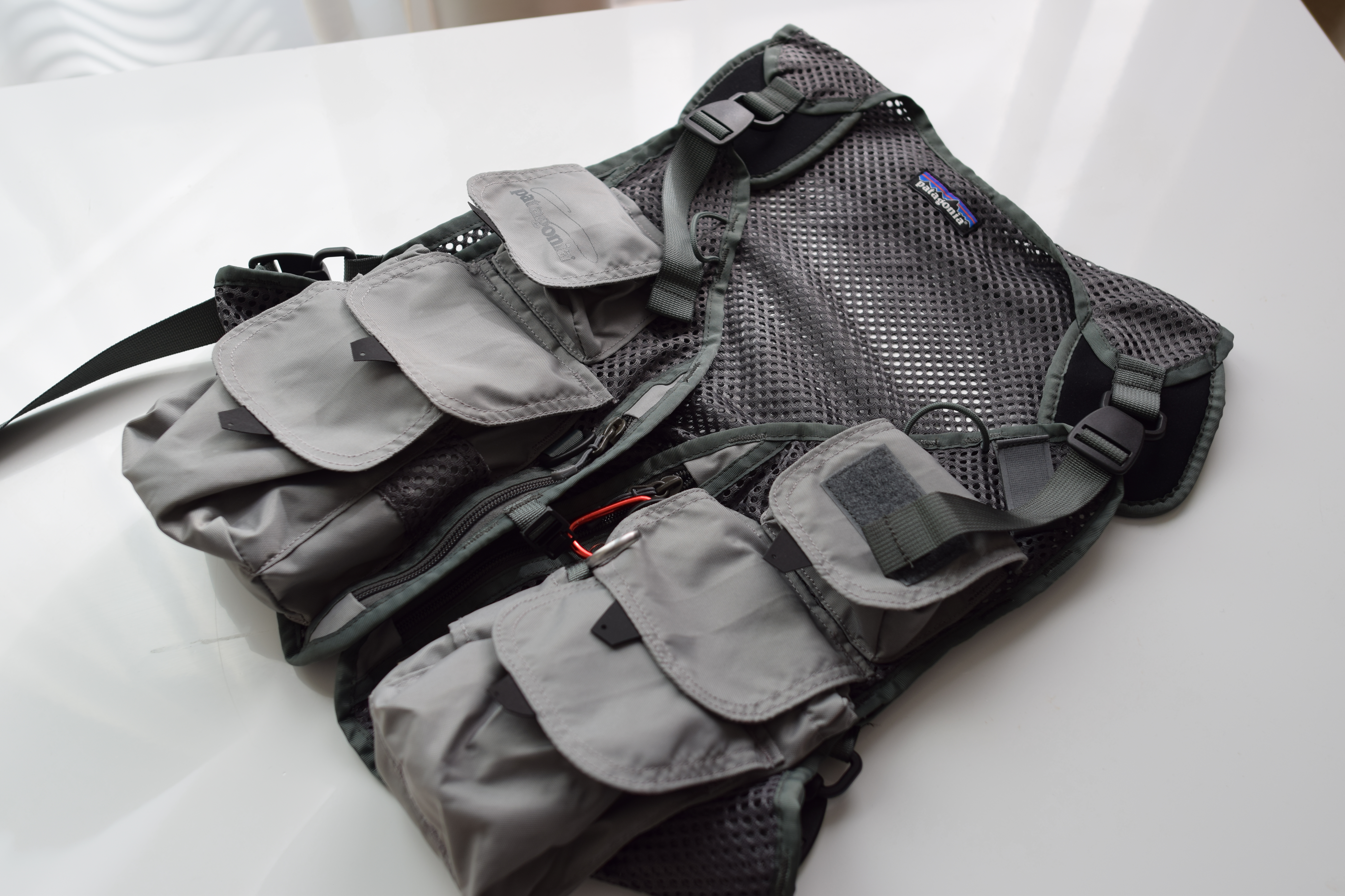 これ1つで街も釣りも/パタゴニア スウィートパックベスト | PLUS F