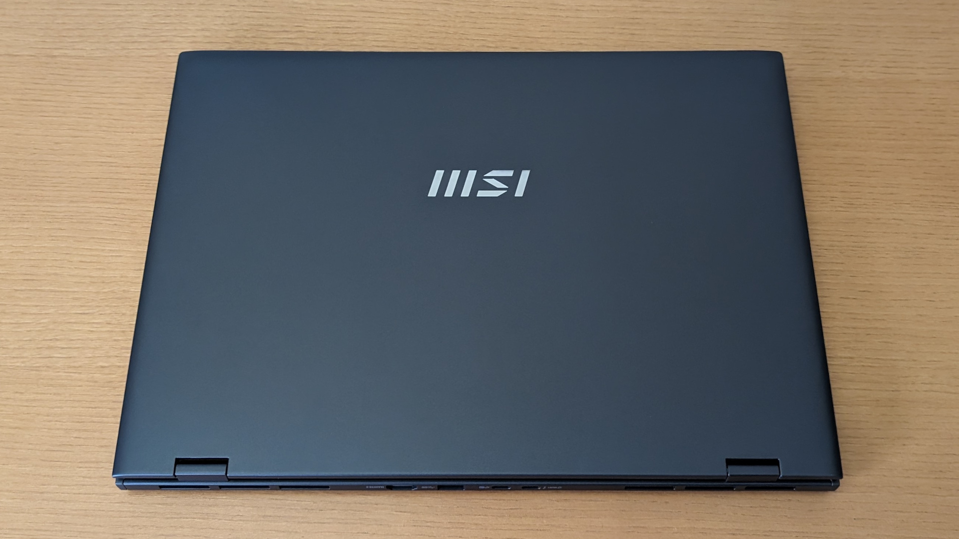 MSI Prestige 16 AI Studio B1V レビュー － Core UltraとGeForce