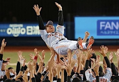 シュアプレイを使用する中日ドラゴンズ鈴木翔太投手野球用品スワロー
