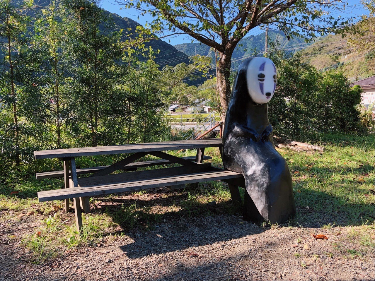 ジブリの世界が宮崎に！？森にたたずむ天空の城ラピュタのロボット兵