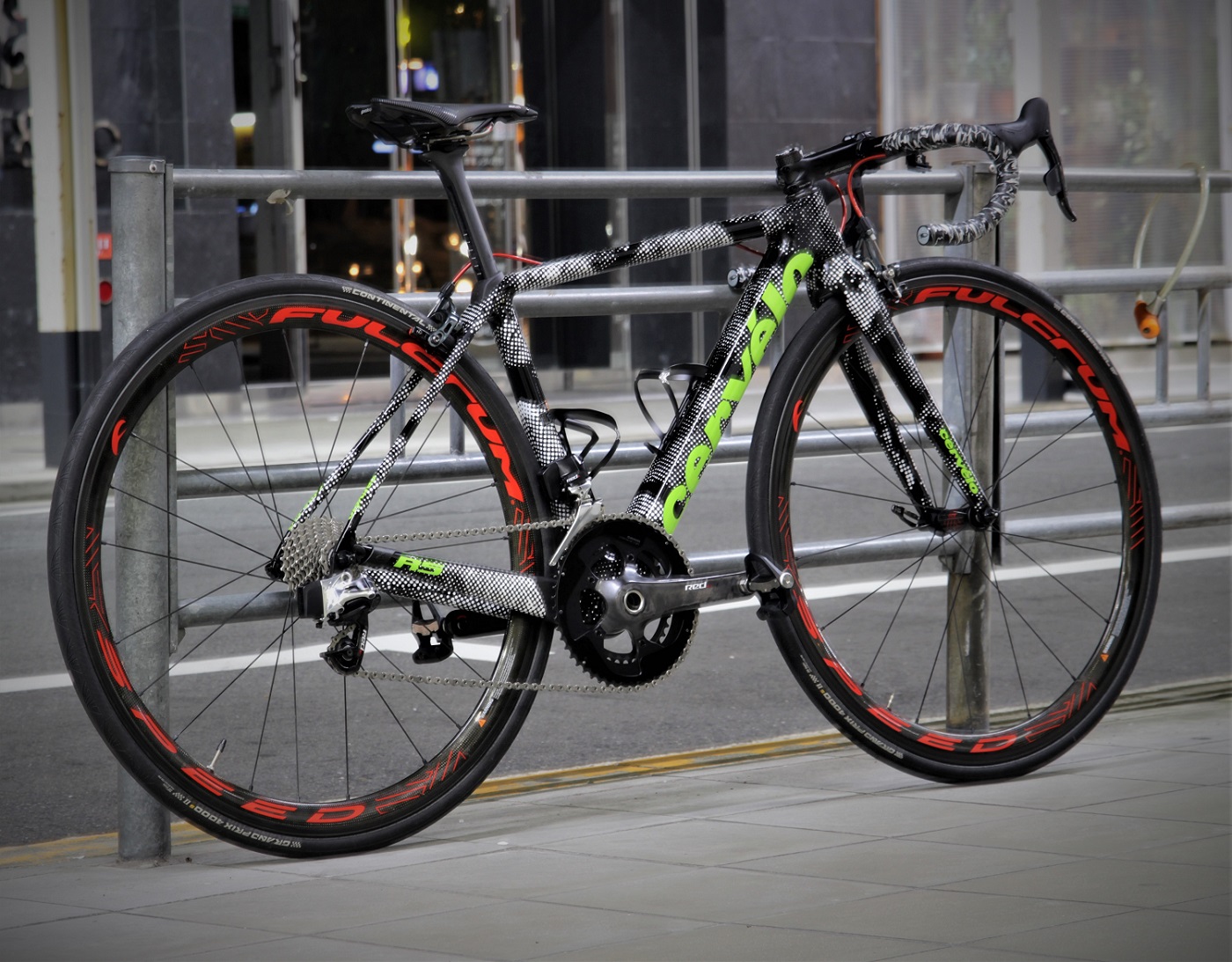 お客様の一台 Cervelo R5 TEAM EDITION 『超限定デジタル迷彩』 | 大阪