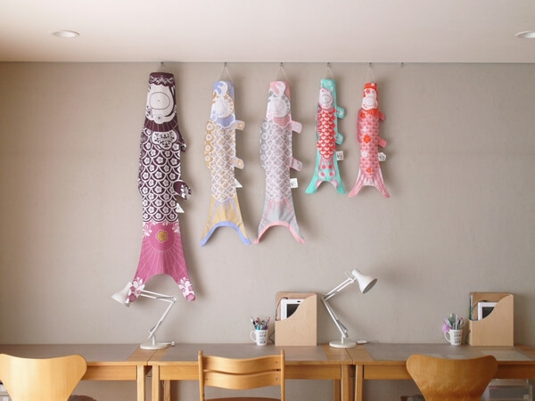 マダムモーの「こいのぼり」はリビングのインテリアにぴったり | ヨムーノ